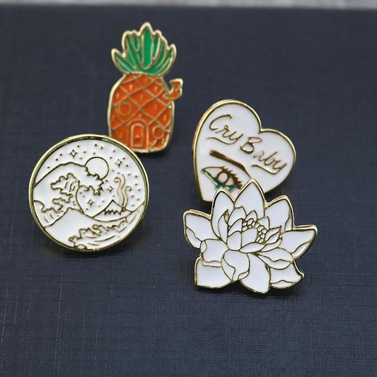 LINE DRAWING PINS by White Market